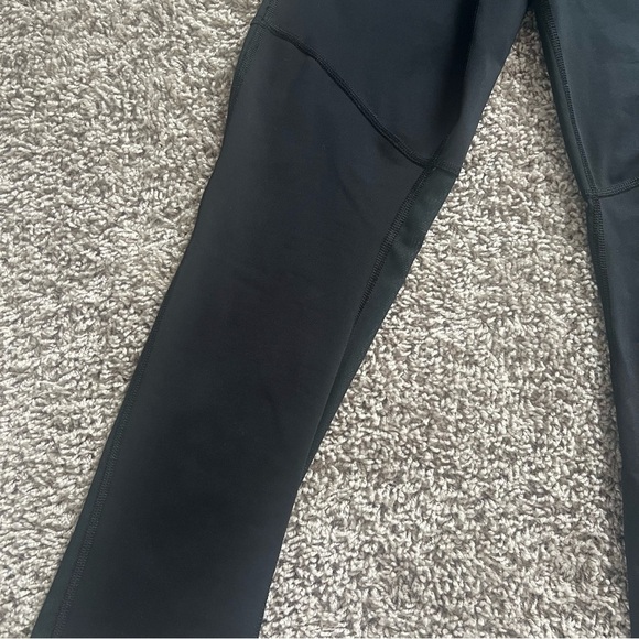 {Nike} Dri-Fit Cropped Mesh Leggings - Picture 2 of 12